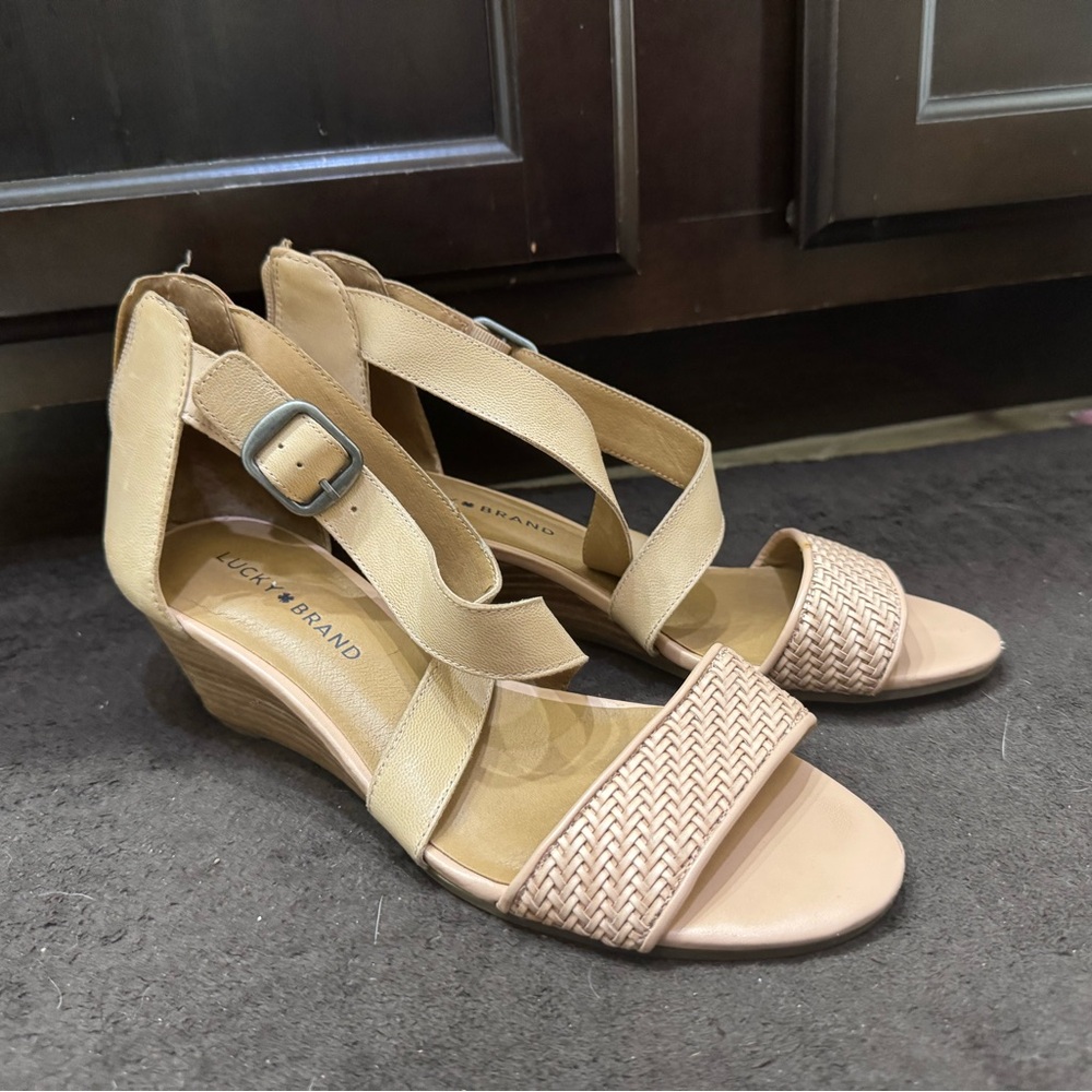 Lucky Brand Beige Wedge Sandals
